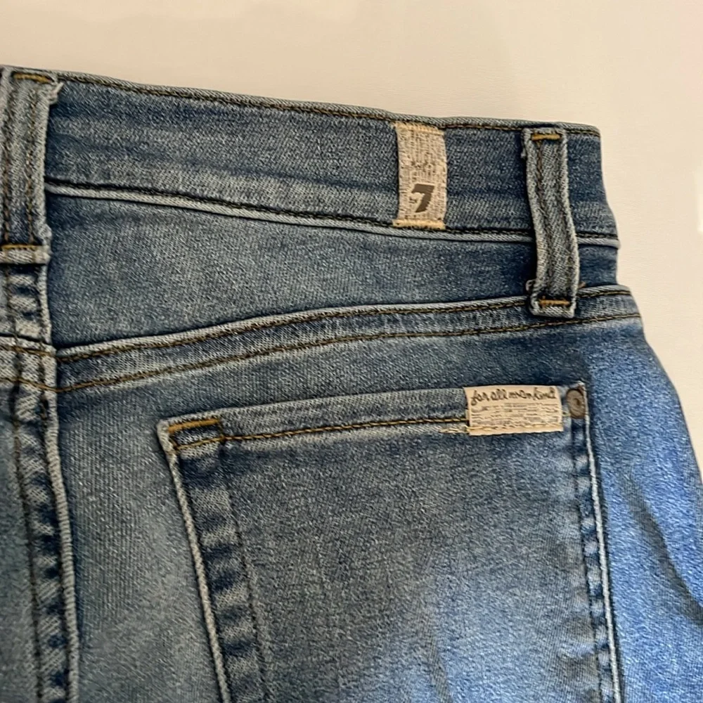 7 FOR ALL MANKIND size 26 blue jeans ANKLE GWENEVERE. stretch distressed hem - Picture 13 of 16